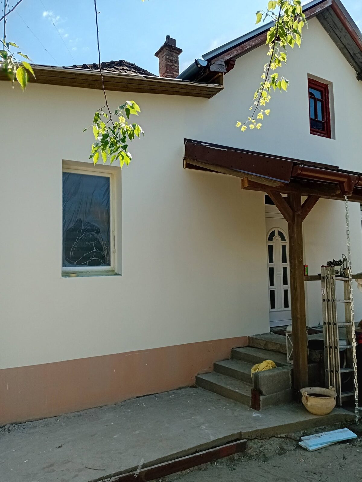 Homlokzat festése